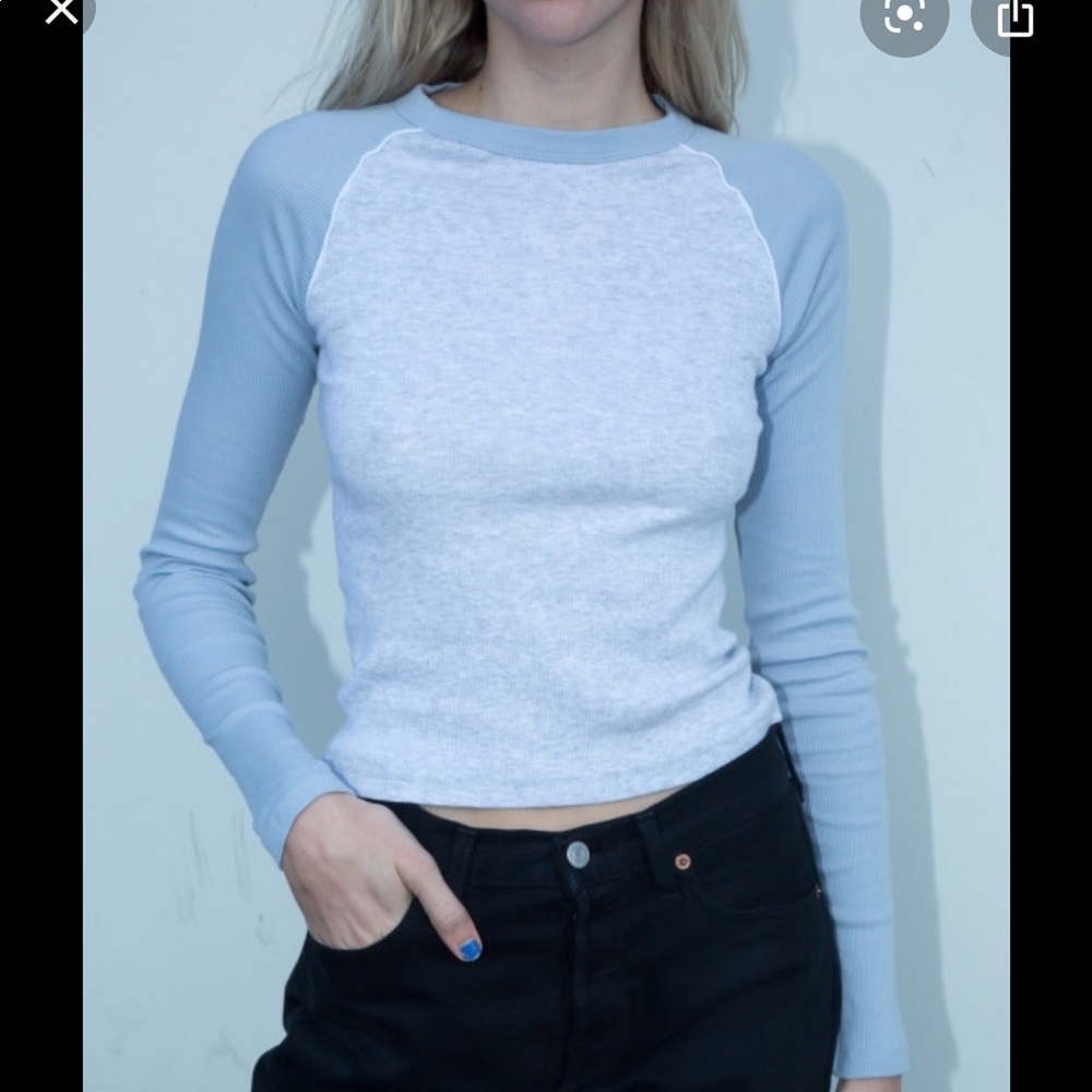 Brandy Melville Bella top long sleeve